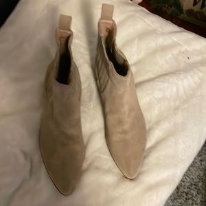 NWOB Banana Republic Booties size 10.5 M